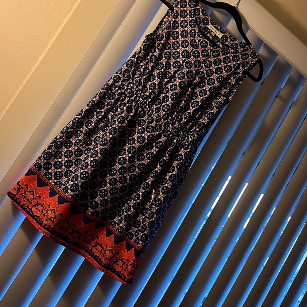 Sleeveless Navy with red design /with pockets